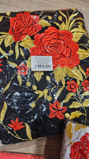 Manton rojo y dorado